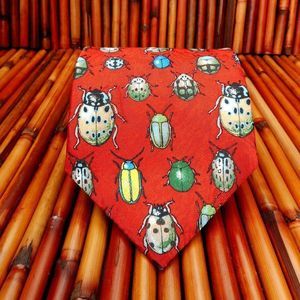 EUC VAN HEUSEN London Red w/Multicolored Insects 100% Silk Tie